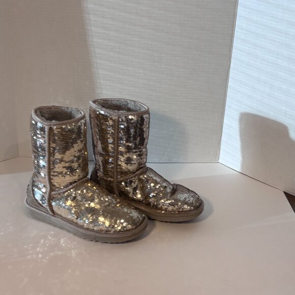 UGG Women’s Classic Short Sequin Boots Gray Silver US 5 Shearling Lined - Picture 7 of 14